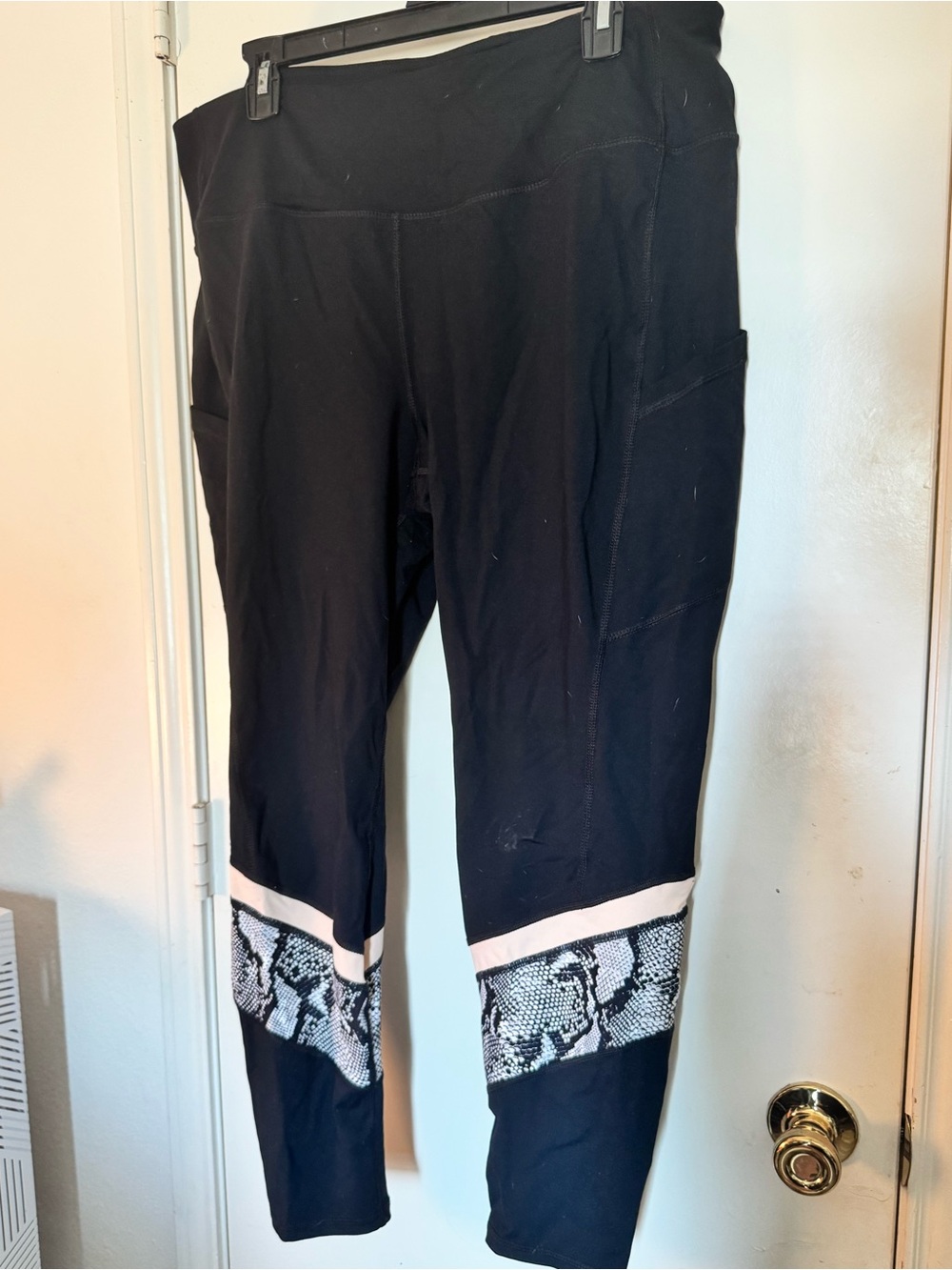Torrid Black Leggings with Snake-Print Trim 3x